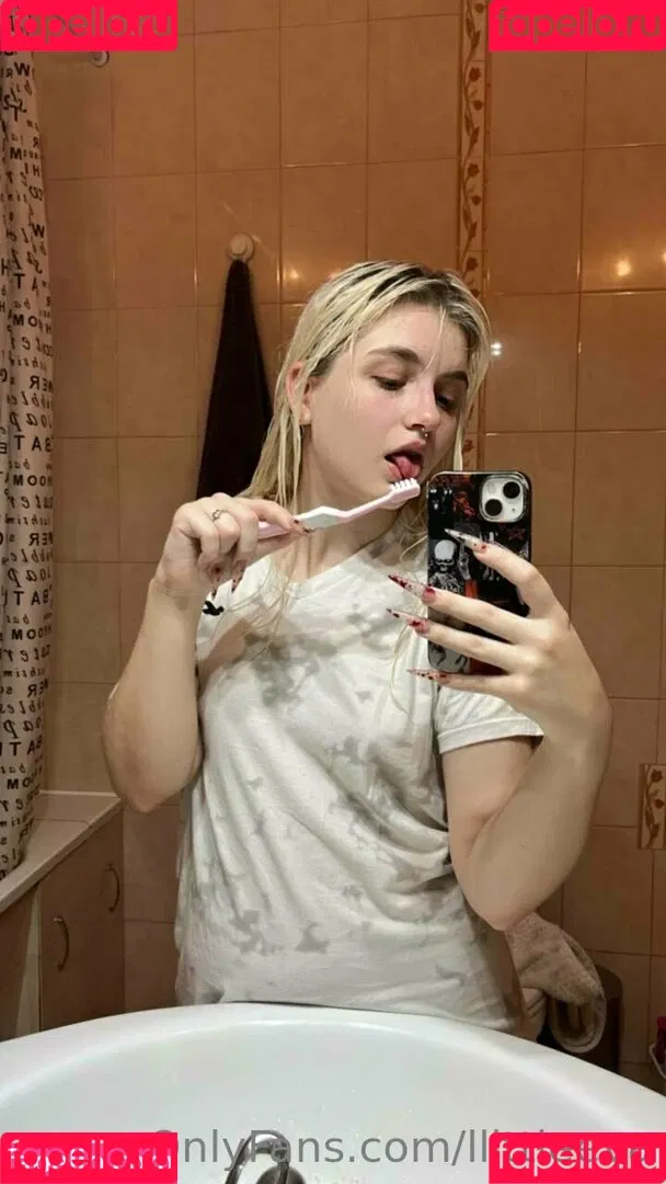 llittleeva Onlyfans Photo Gallery 
