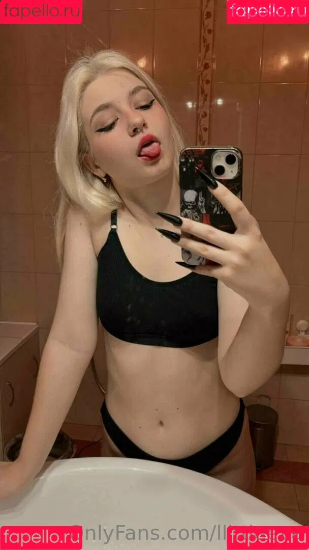 llittleeva Onlyfans Photo Gallery 