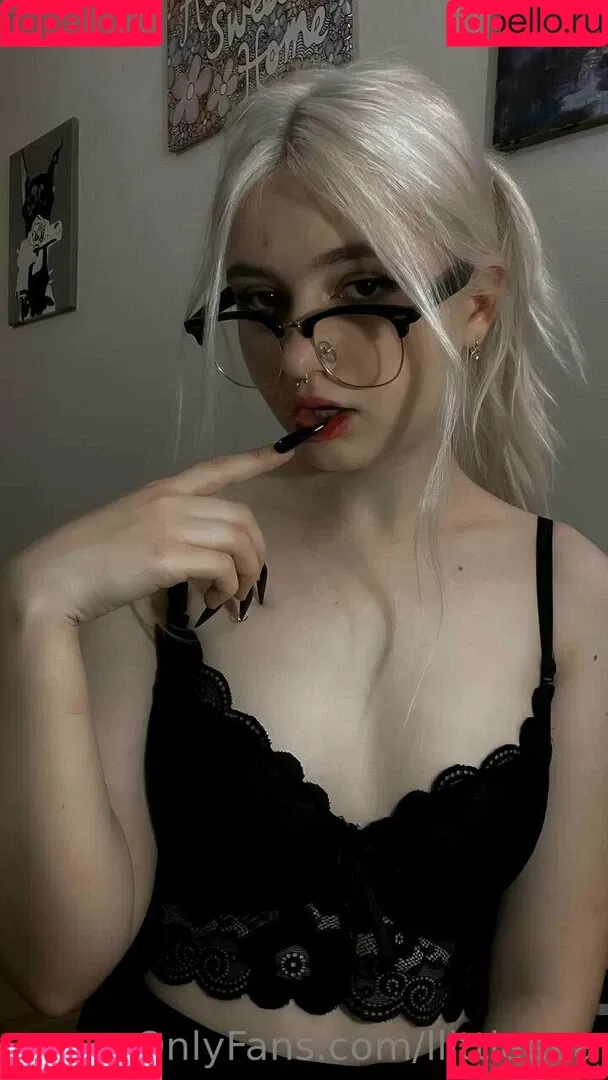 llittleeva Onlyfans Photo Gallery 