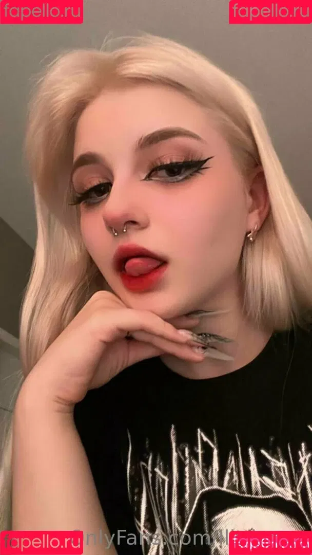 llittleeva Onlyfans Photo Gallery 