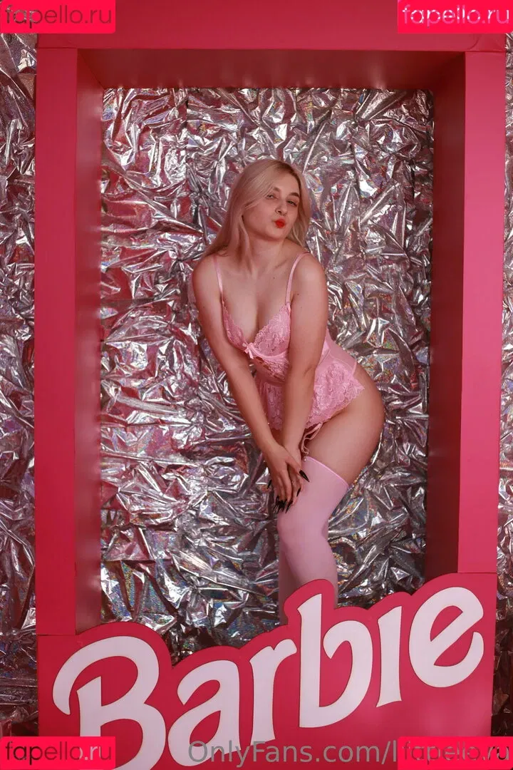 llittleeva Onlyfans Photo Gallery 