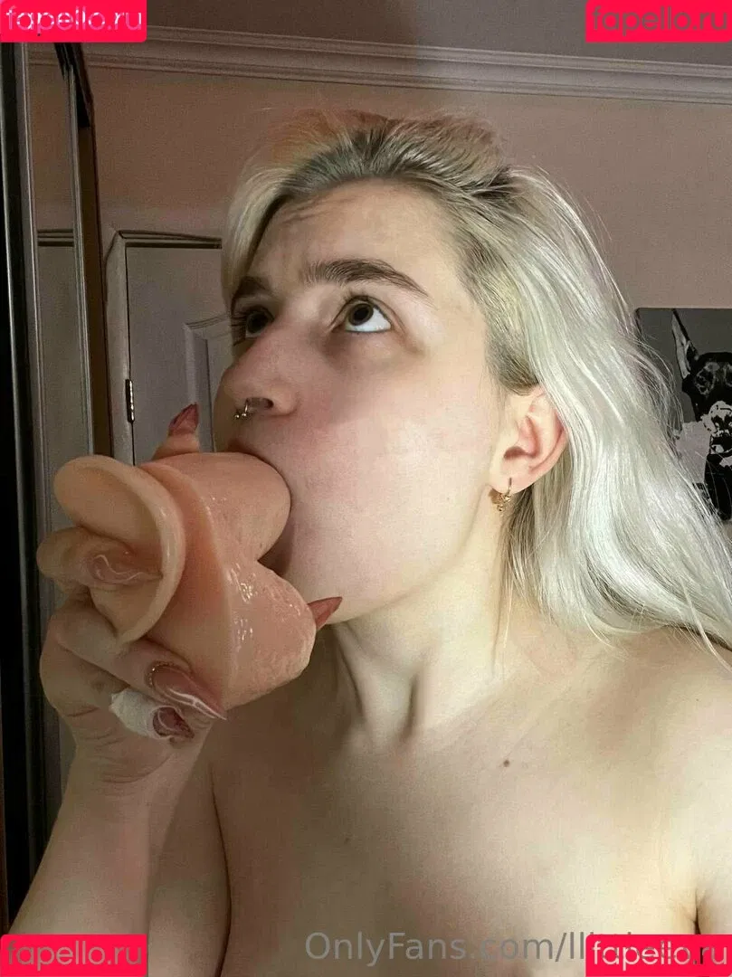 llittleeva Onlyfans Photo Gallery 