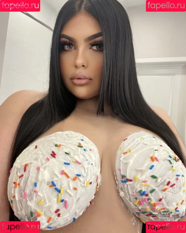 KatEstrada Onlyfans Photo Gallery 