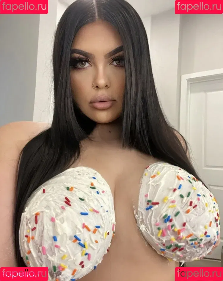 KatEstrada Onlyfans Photo Gallery 