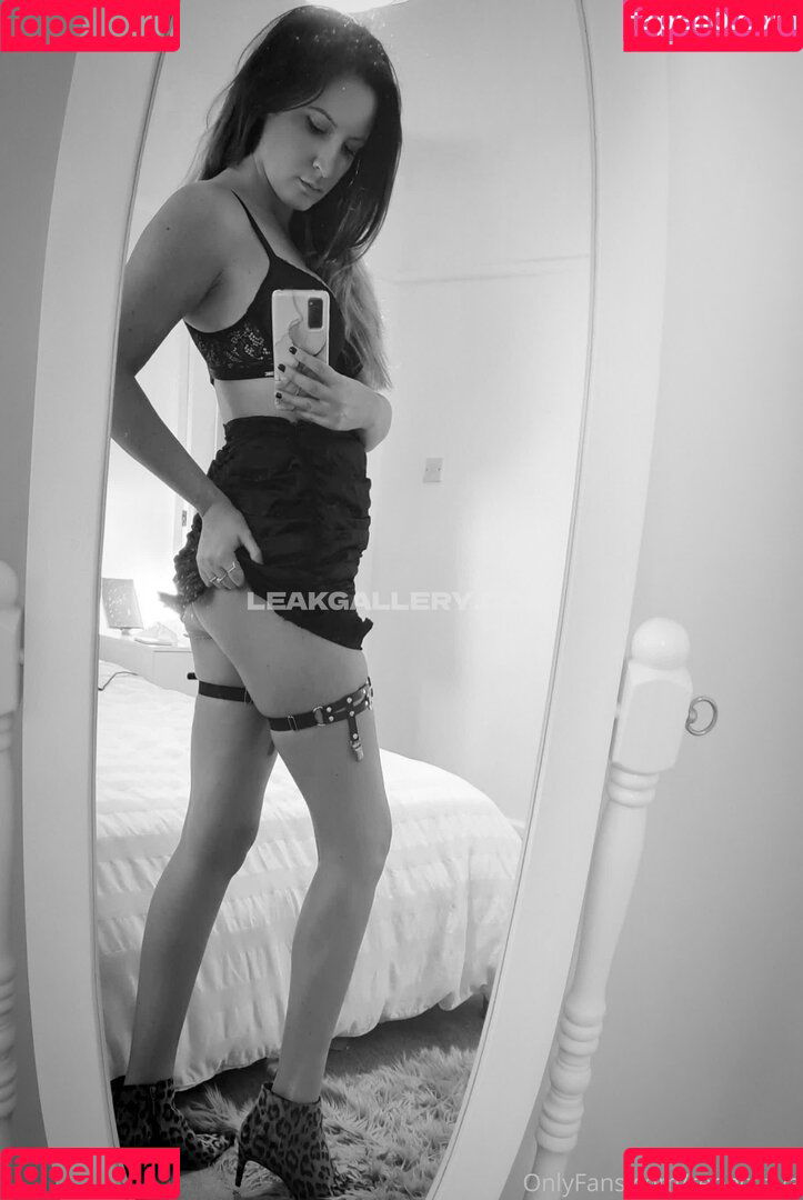 rebeccava Onlyfans Photo Gallery 