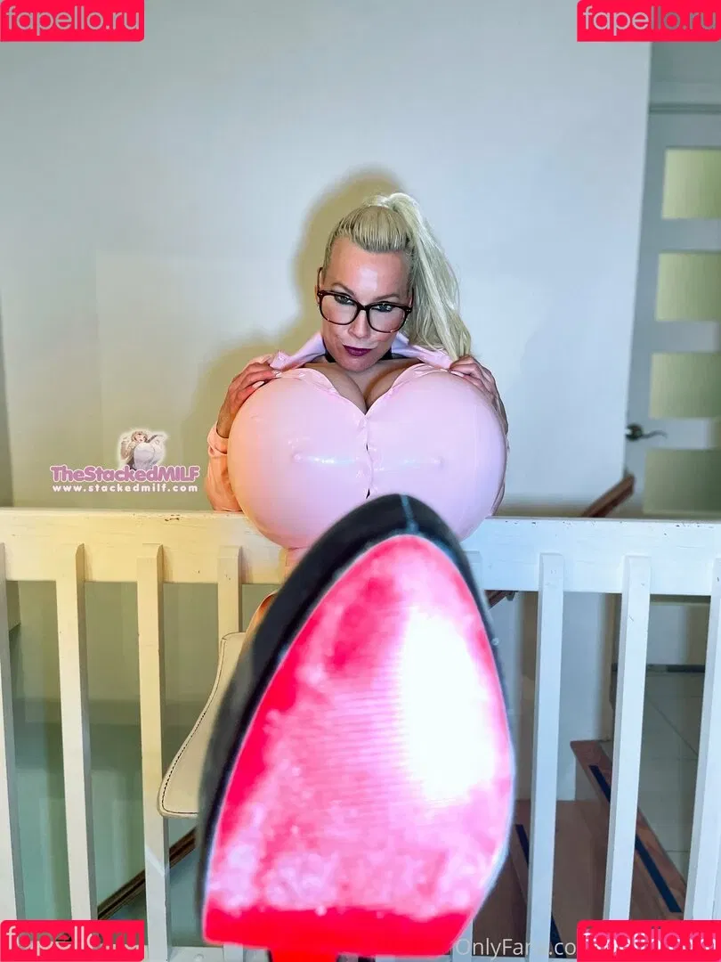 thebustysasha Onlyfans Photo Gallery 