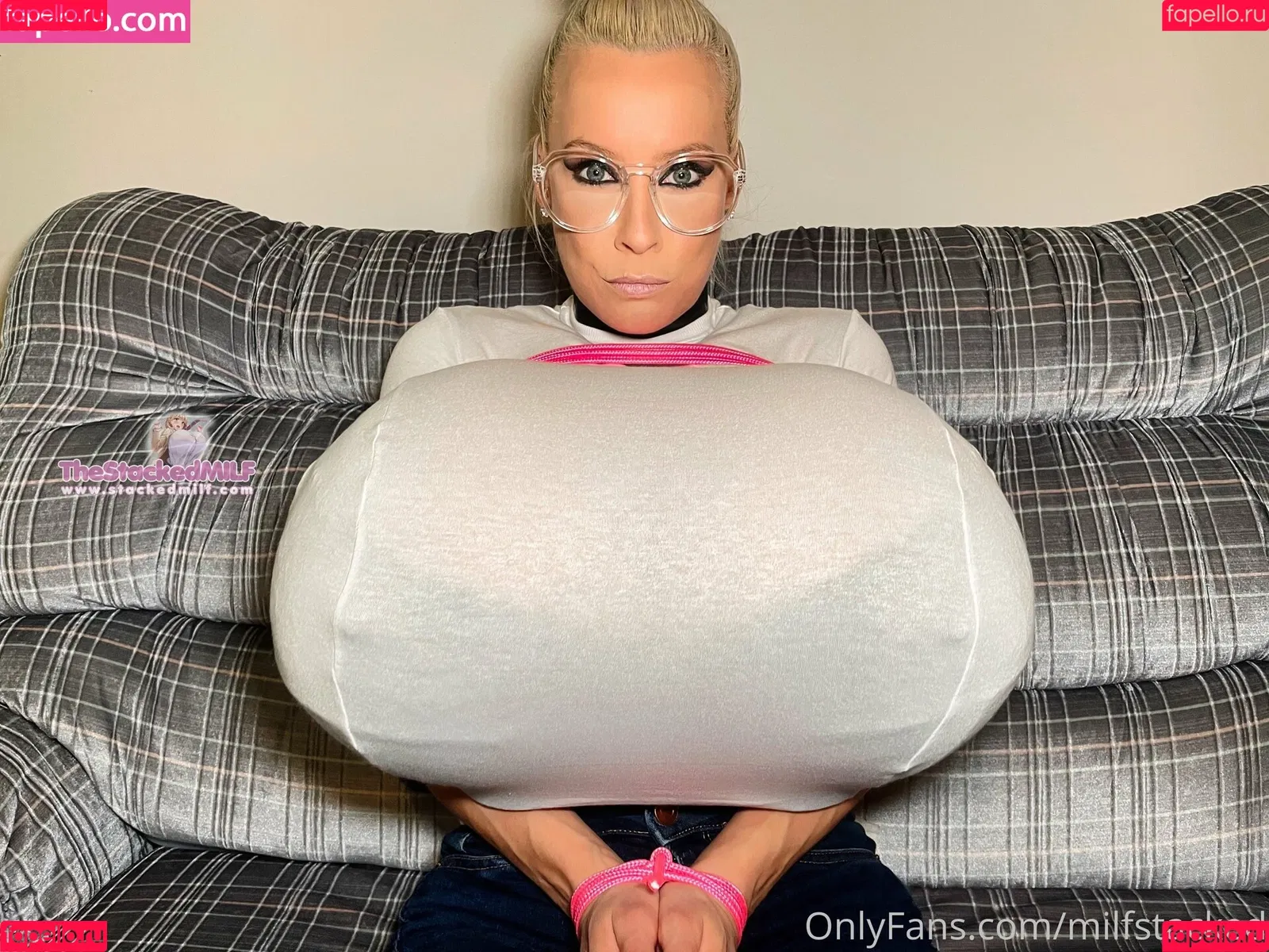 thebustysasha Onlyfans Photo Gallery 