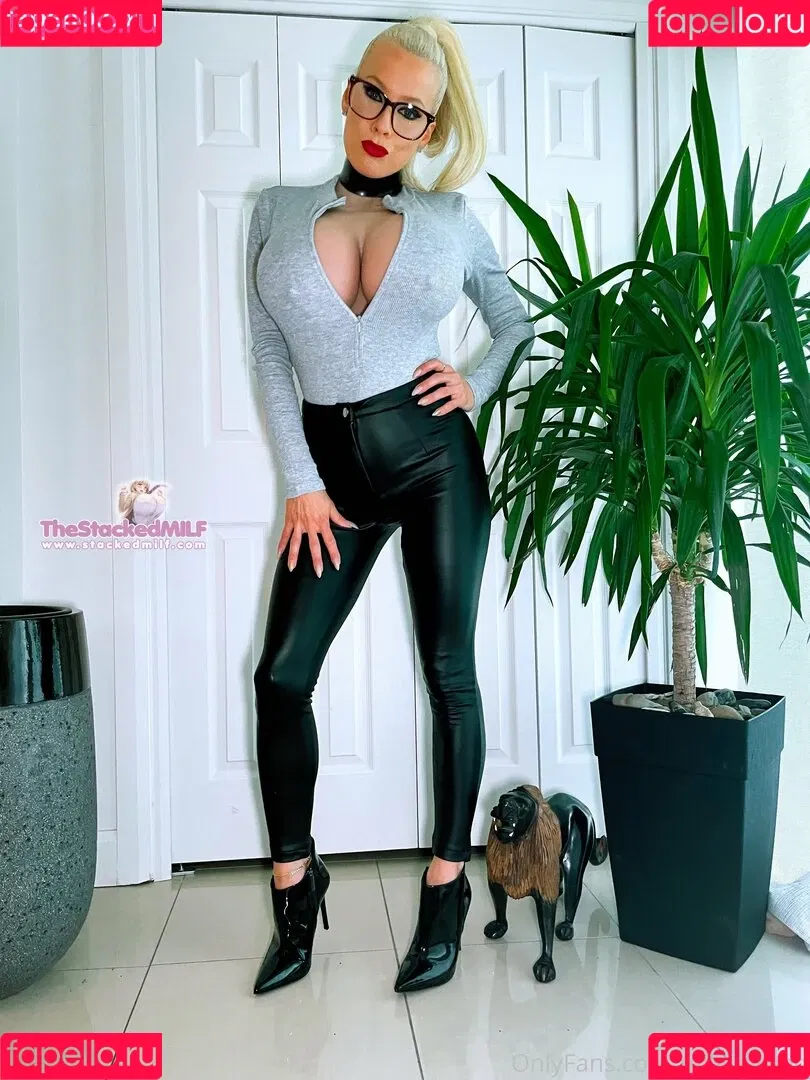 thebustysasha Onlyfans Photo Gallery 