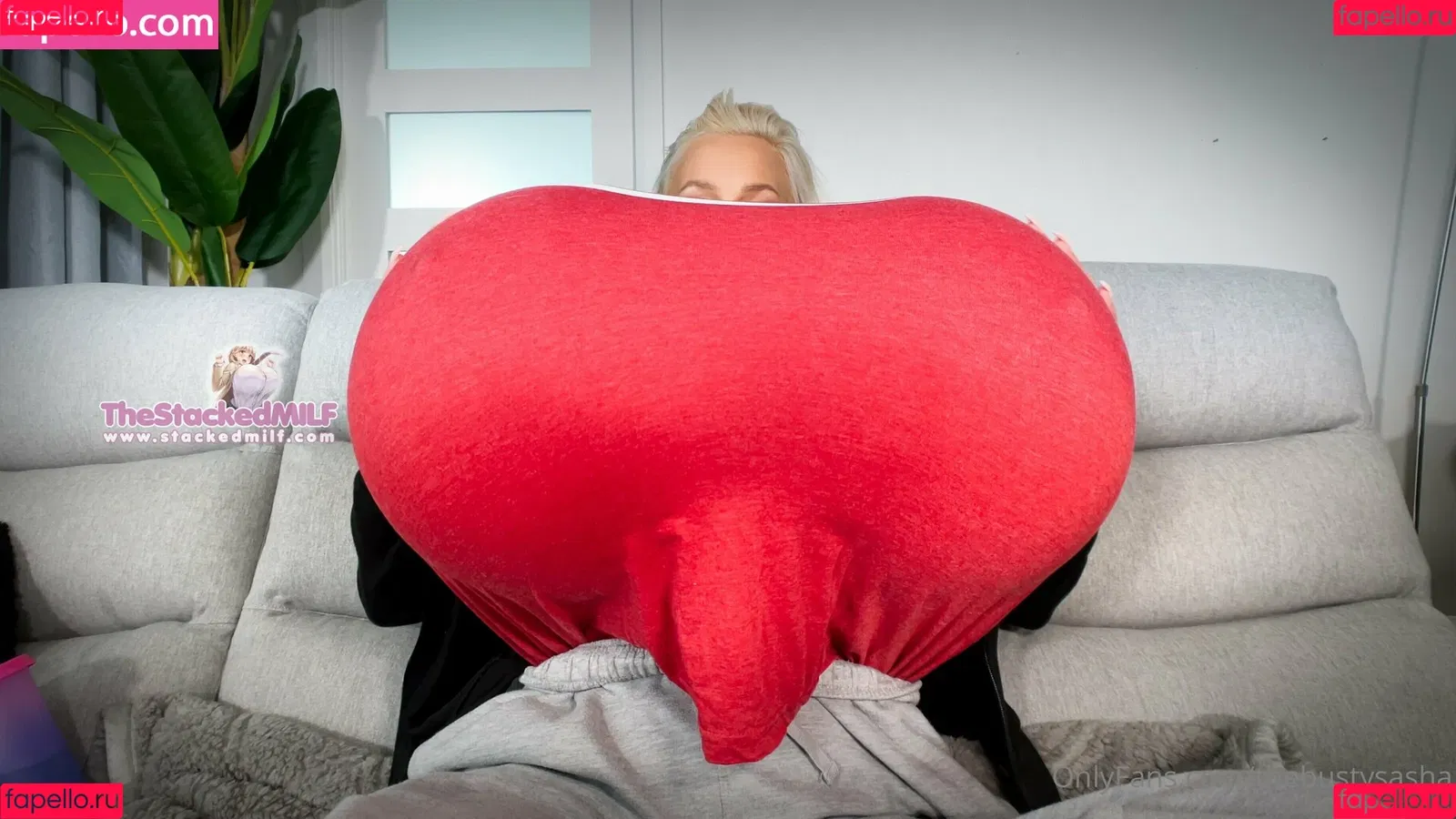 thebustysasha Onlyfans Photo Gallery 