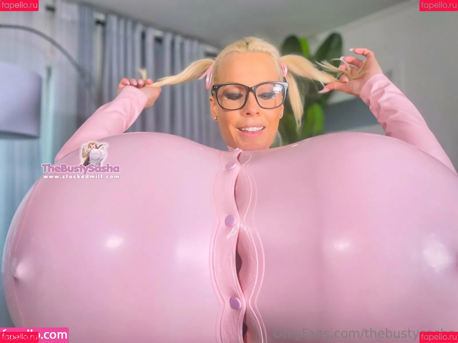 thebustysasha Onlyfans Photo Gallery 