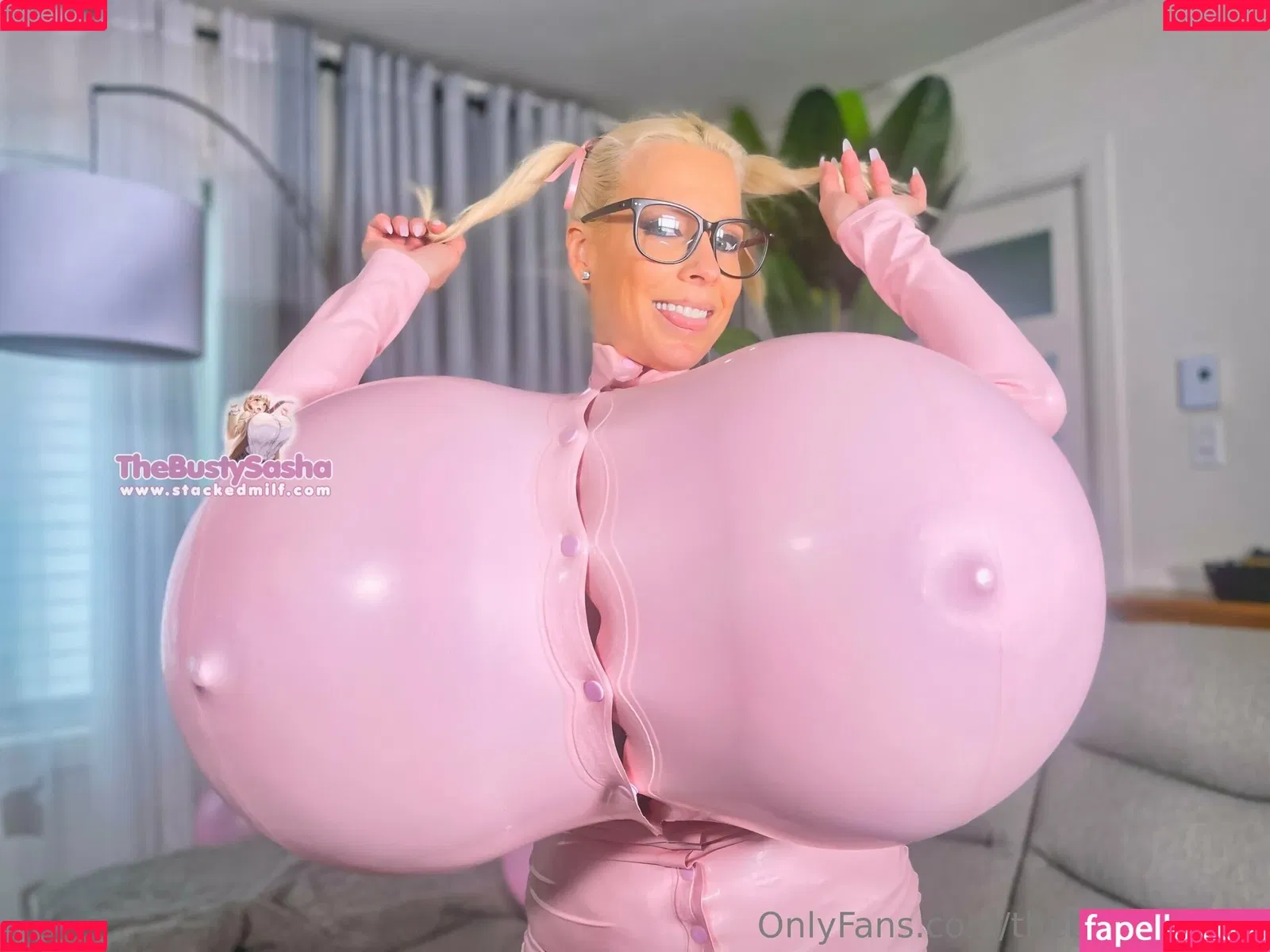 thebustysasha Onlyfans Photo Gallery 