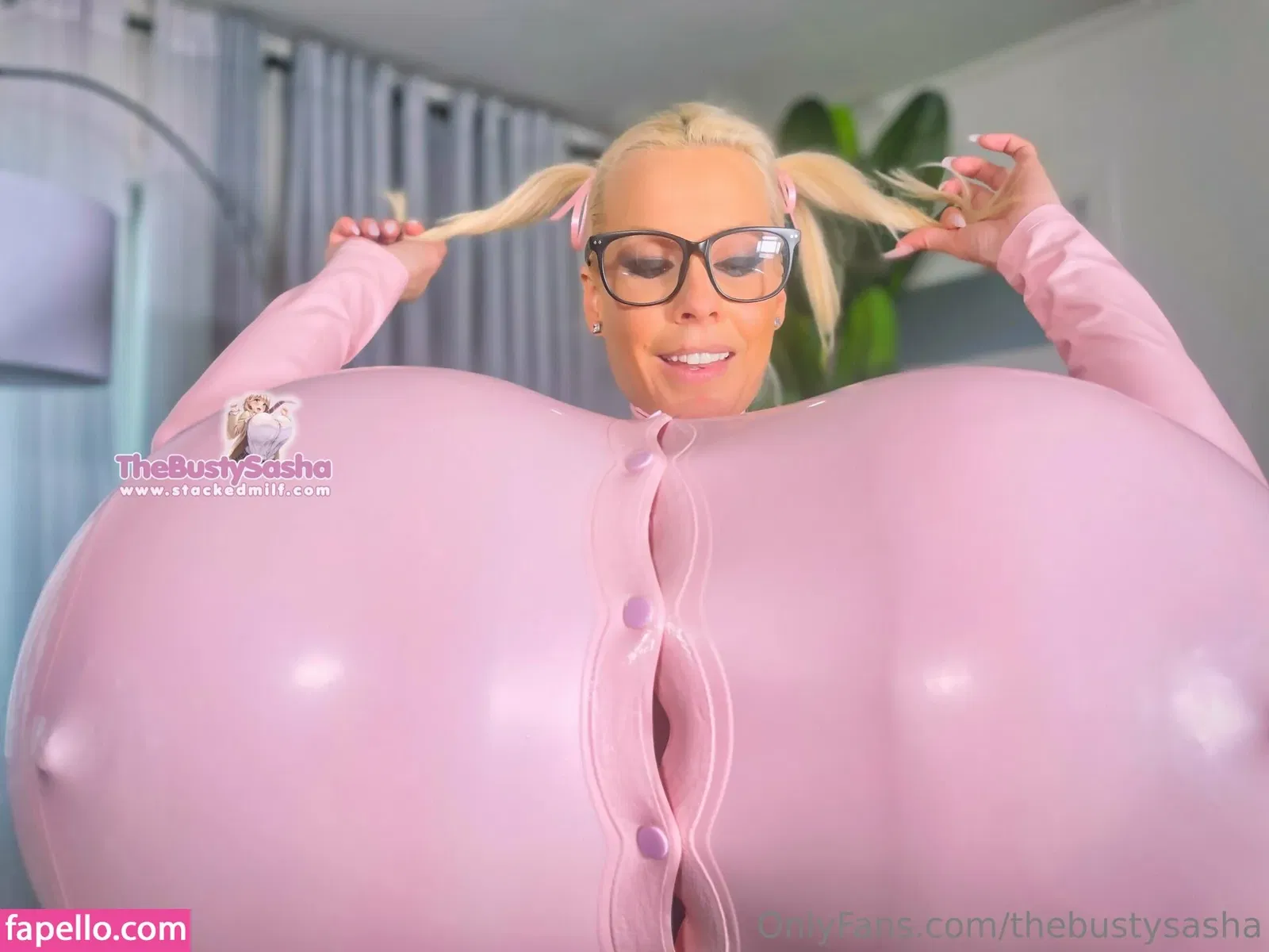 thebustysasha Onlyfans Photo Gallery 