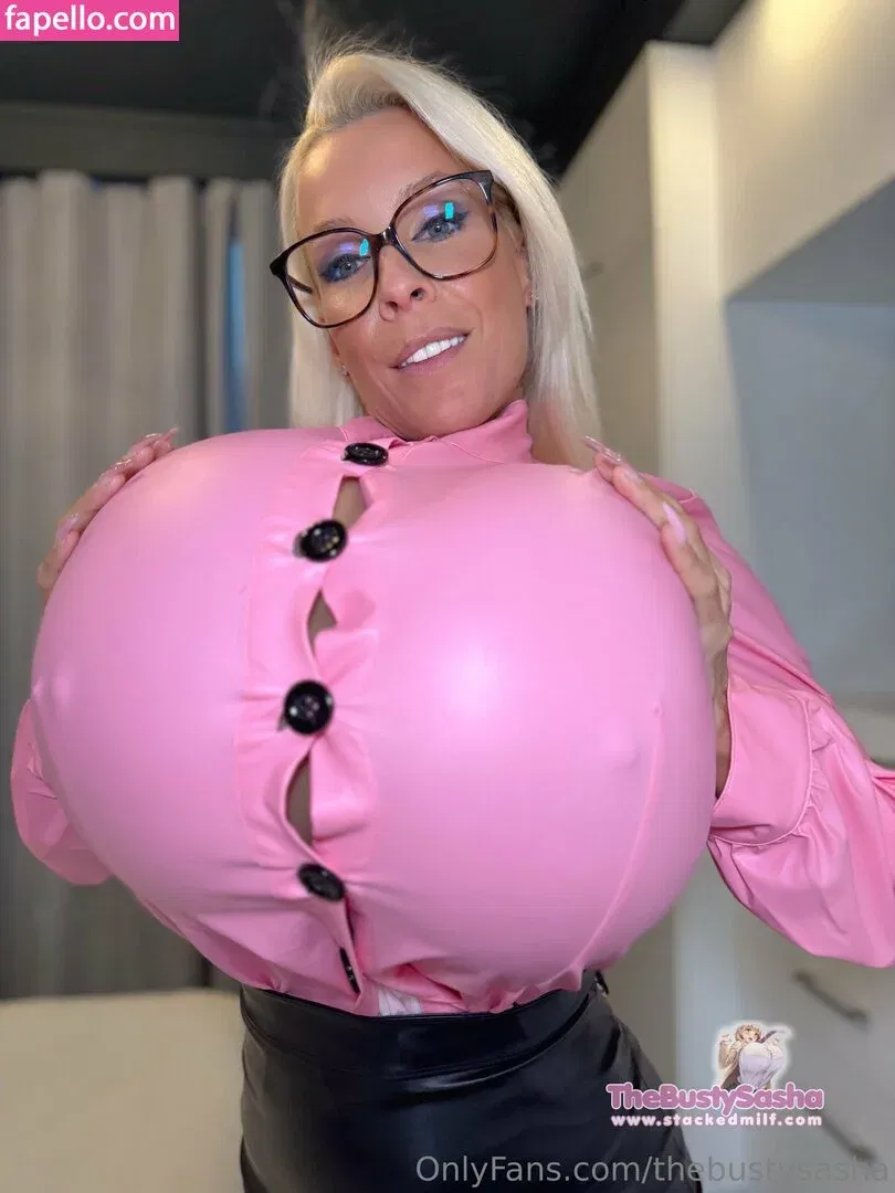 thebustysasha Onlyfans Photo Gallery 