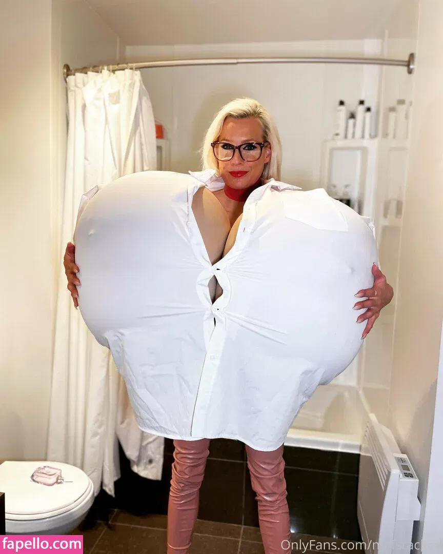 thebustysasha Onlyfans Photo Gallery 