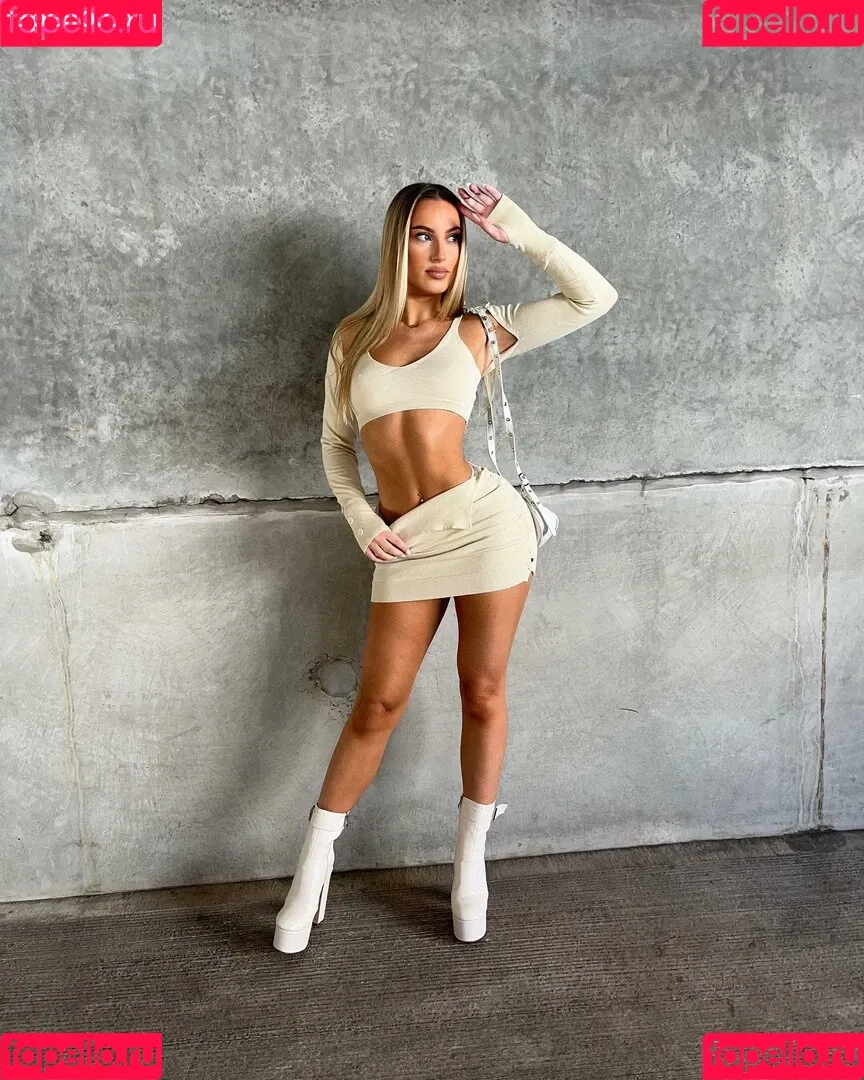 Evie Garbe Onlyfans Photo Gallery 
