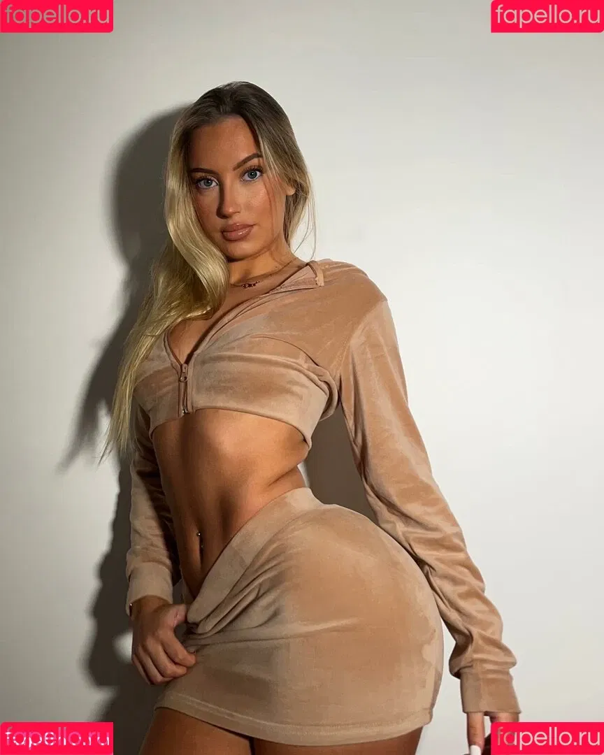Evie Garbe Onlyfans Photo Gallery 