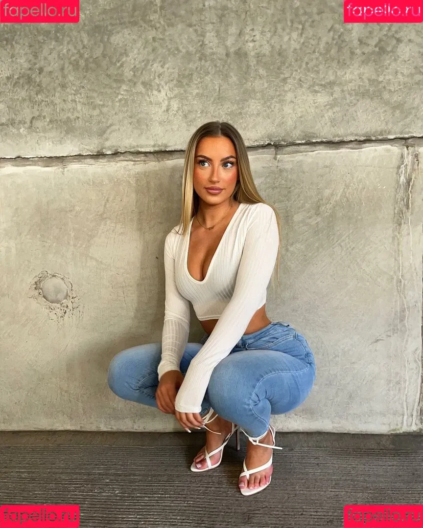 Evie Garbe Onlyfans Photo Gallery 