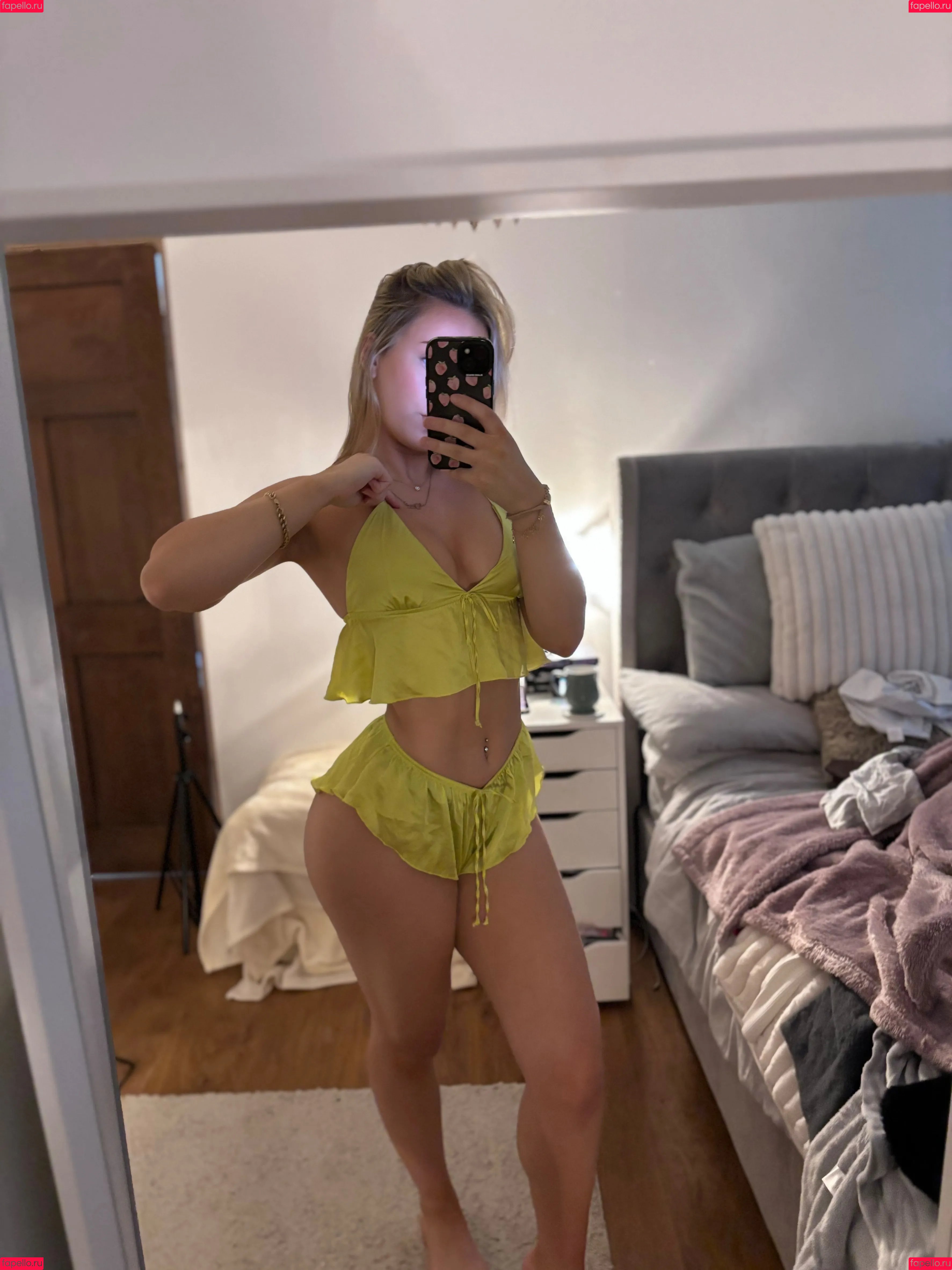 Evie Garbe Onlyfans Photo Gallery 