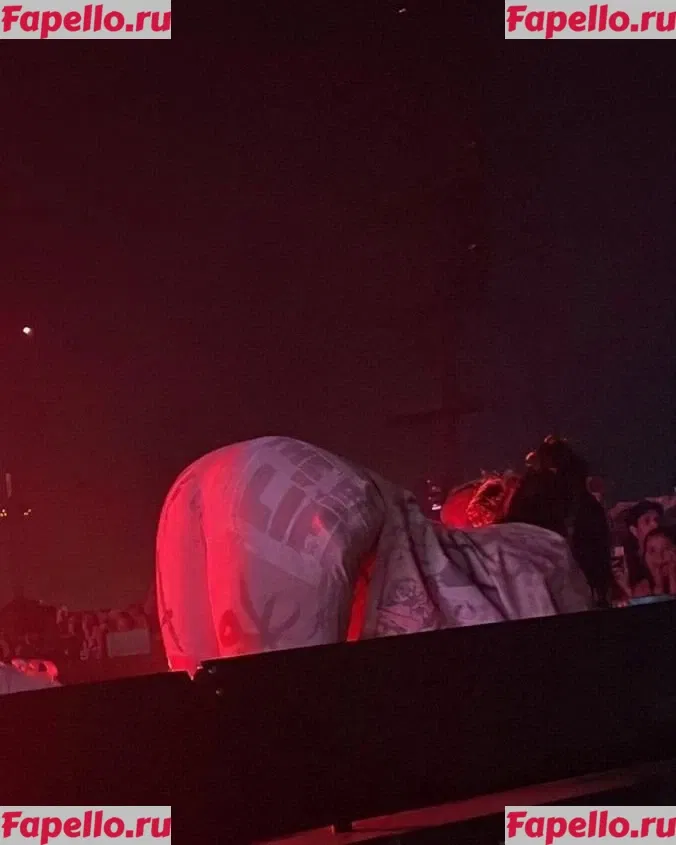 Billie Eilish Onlyfans Photo Gallery 