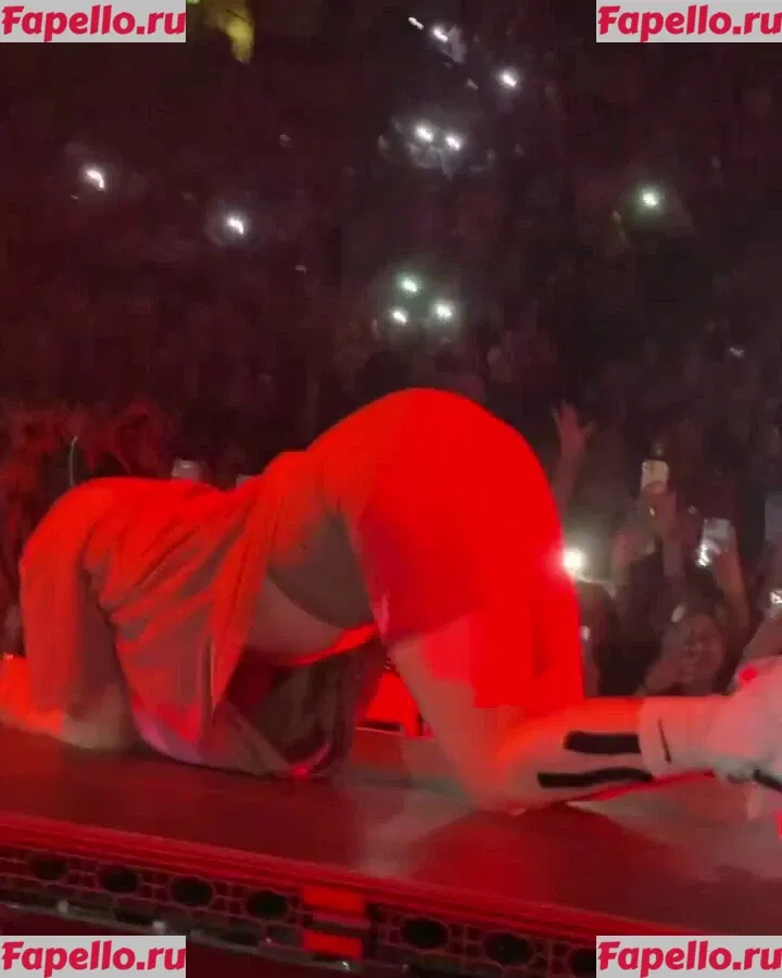 Billie Eilish Onlyfans Photo Gallery 