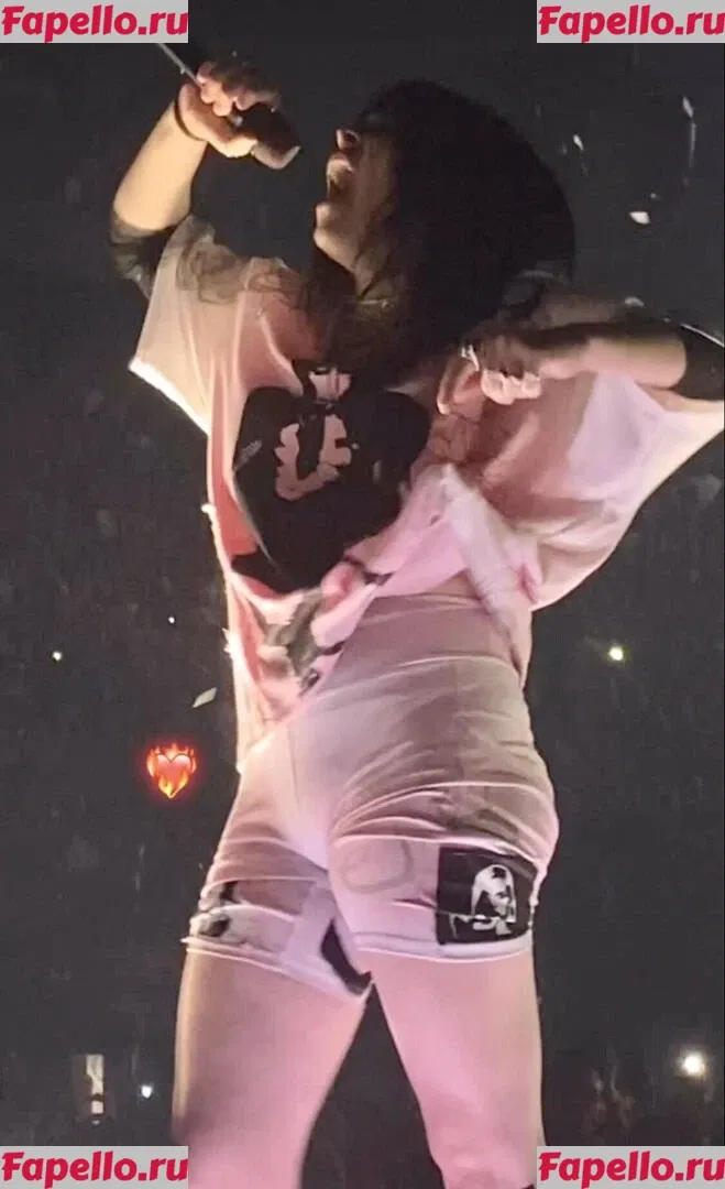 Billie Eilish Onlyfans Photo Gallery 