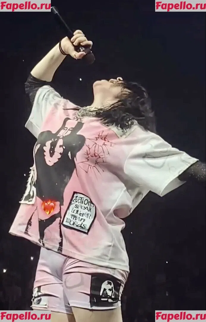 Billie Eilish Onlyfans Photo Gallery 