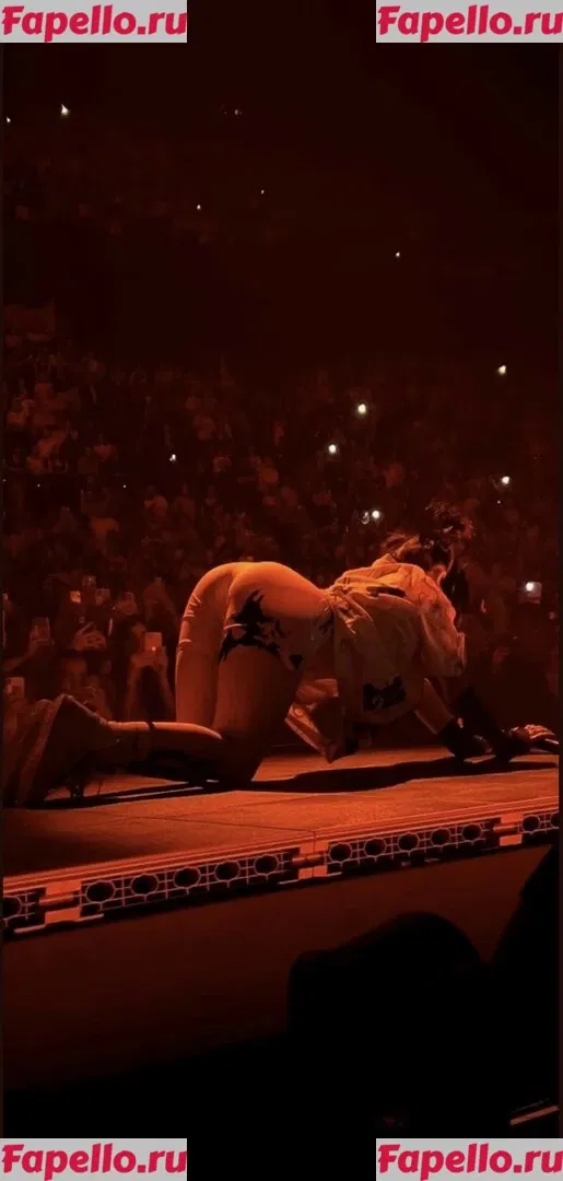 Billie Eilish Onlyfans Photo Gallery 