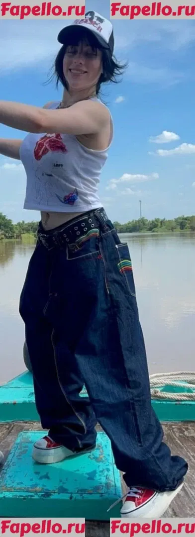 Billie Eilish Onlyfans Photo Gallery 