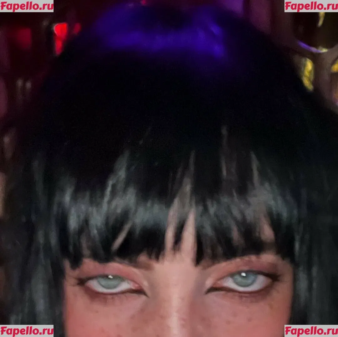 Billie Eilish Onlyfans Photo Gallery 