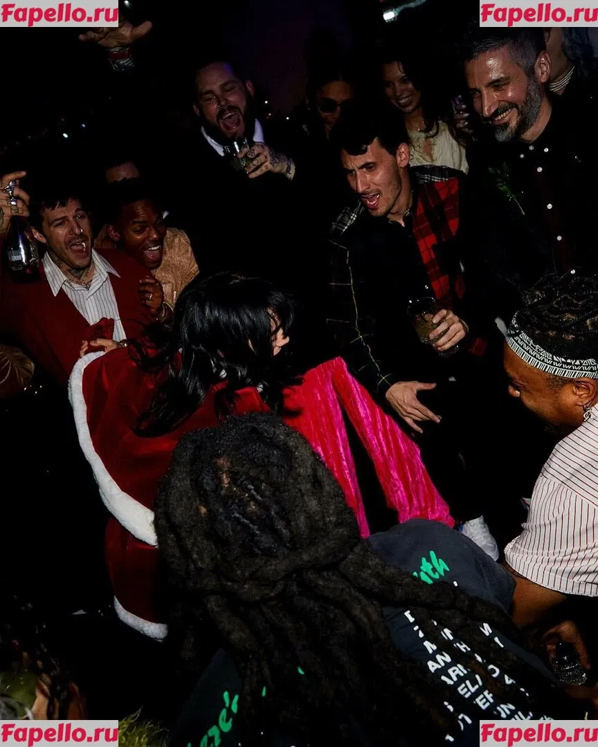 Billie Eilish Onlyfans Photo Gallery 