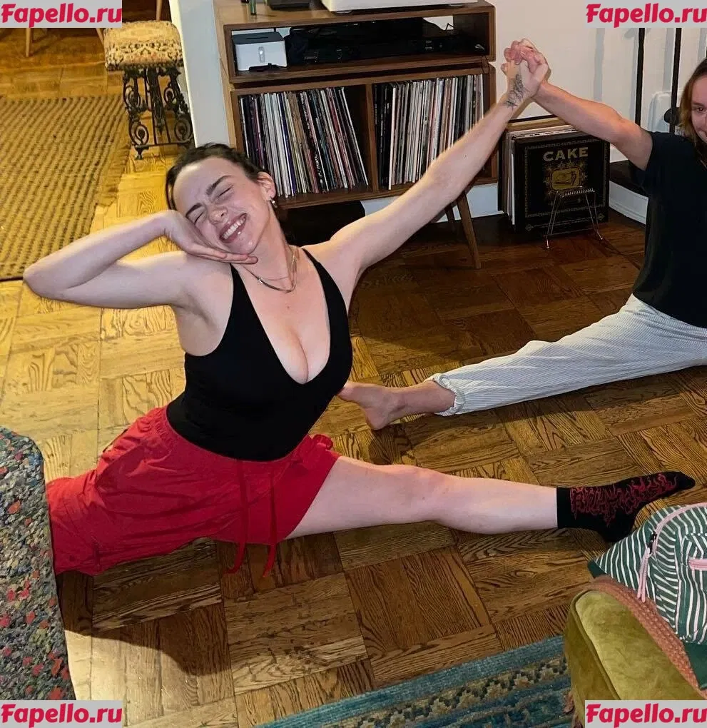 Billie Eilish Onlyfans Photo Gallery 