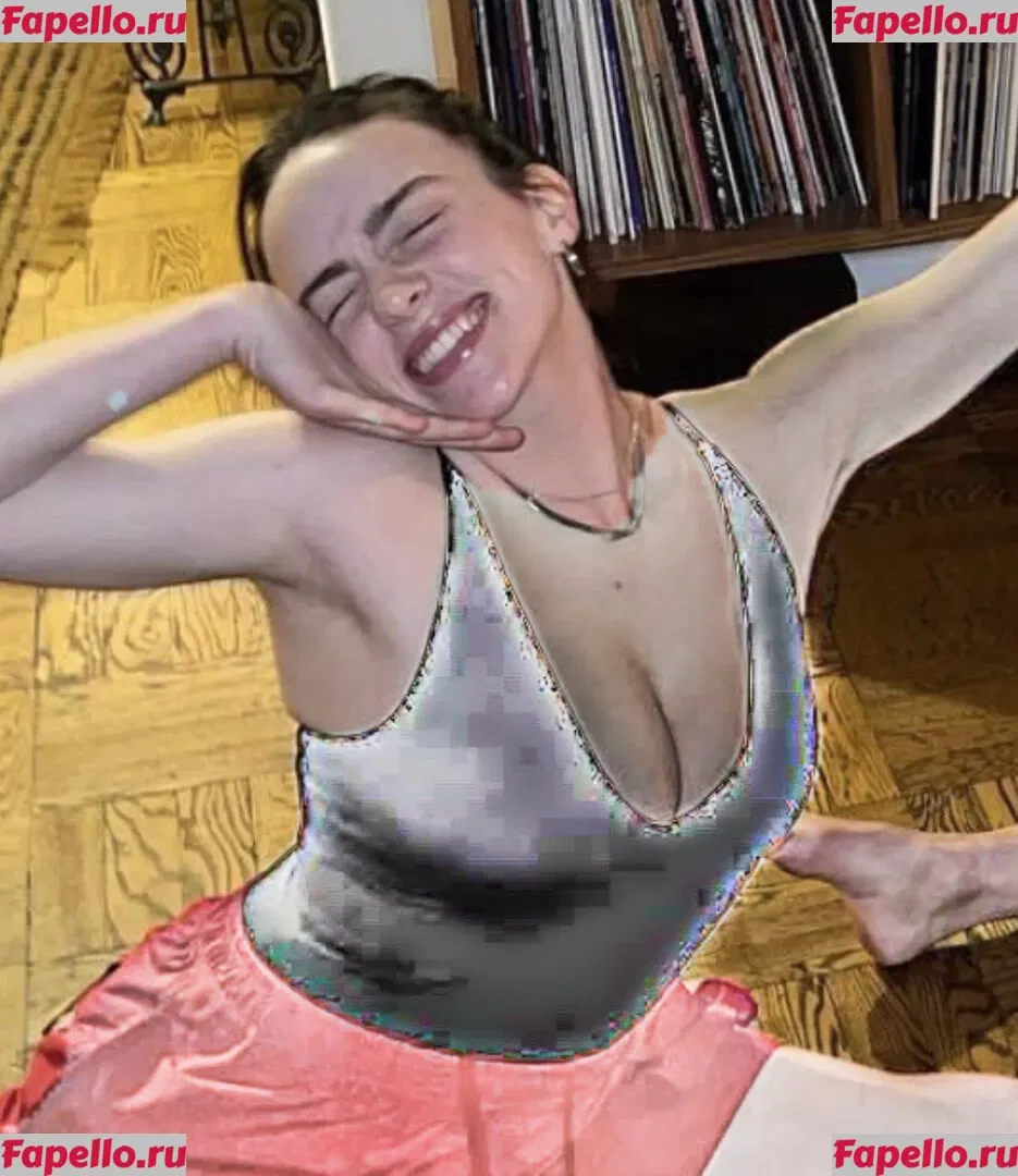 Billie Eilish Onlyfans Photo Gallery 