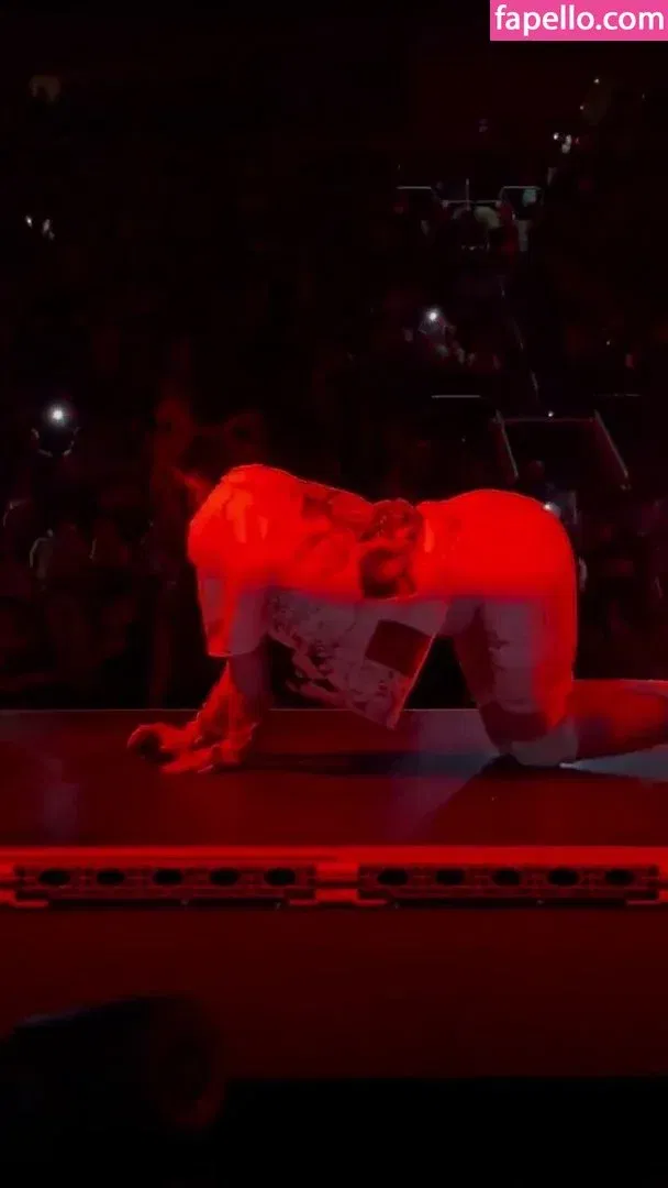 Billie Eilish Onlyfans Photo Gallery 