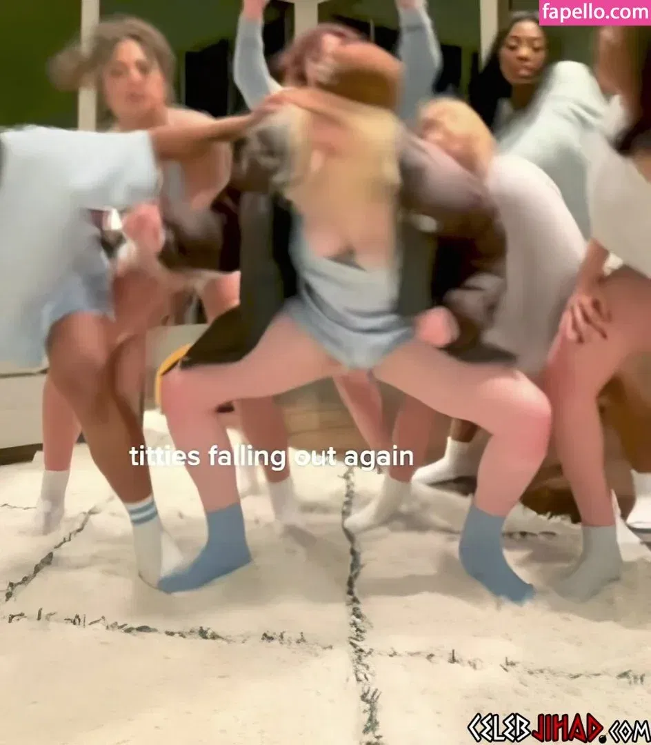 Billie Eilish Onlyfans Photo Gallery 