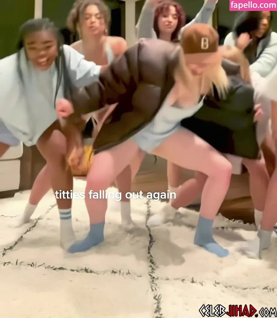 Billie Eilish Onlyfans Photo Gallery 