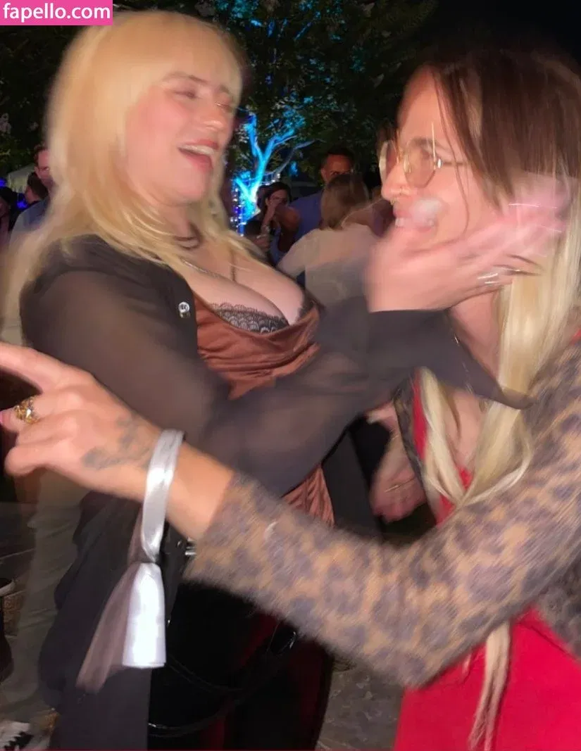 Billie Eilish Onlyfans Photo Gallery 