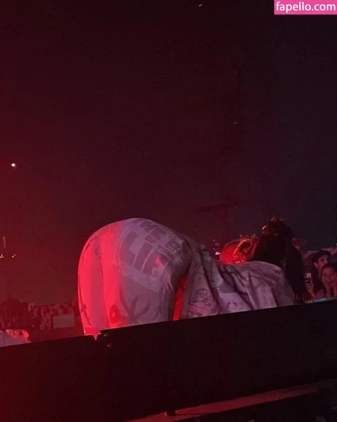 Billie Eilish Onlyfans Photo Gallery 