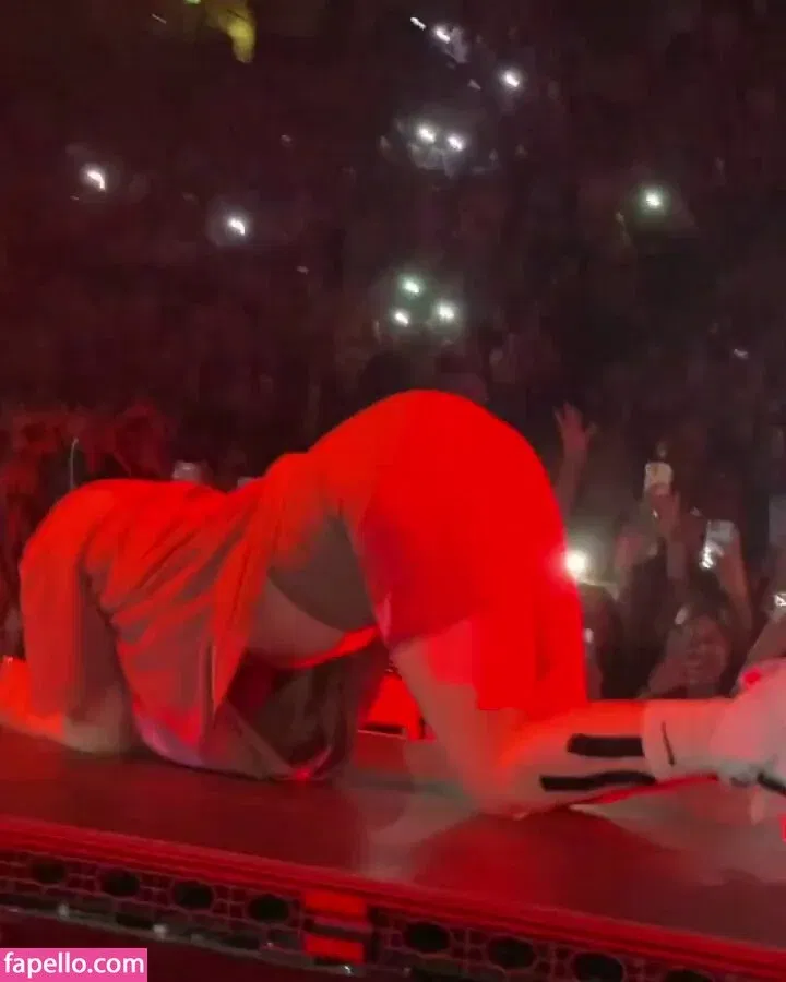 Billie Eilish Onlyfans Photo Gallery 