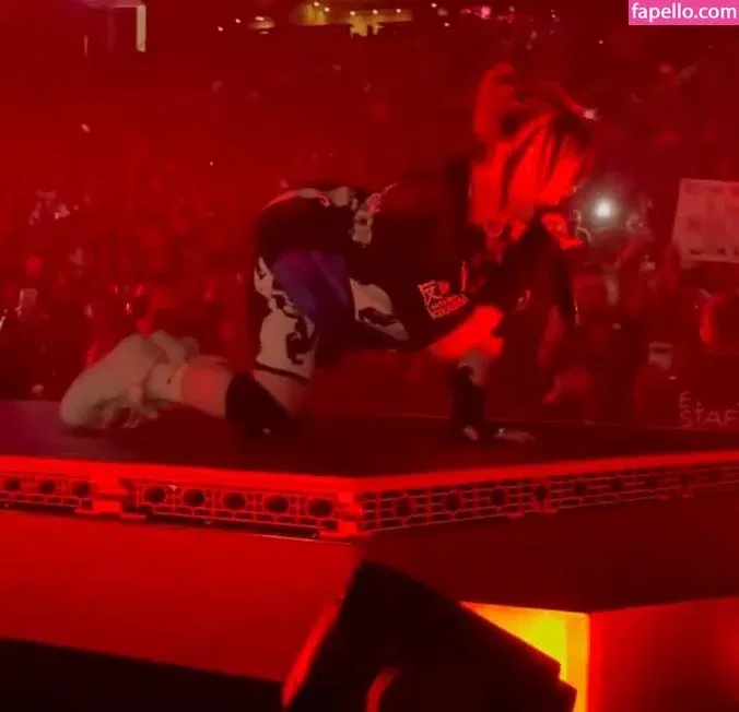 Billie Eilish Onlyfans Photo Gallery 