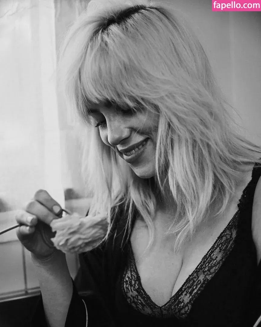 Billie Eilish Onlyfans Photo Gallery 