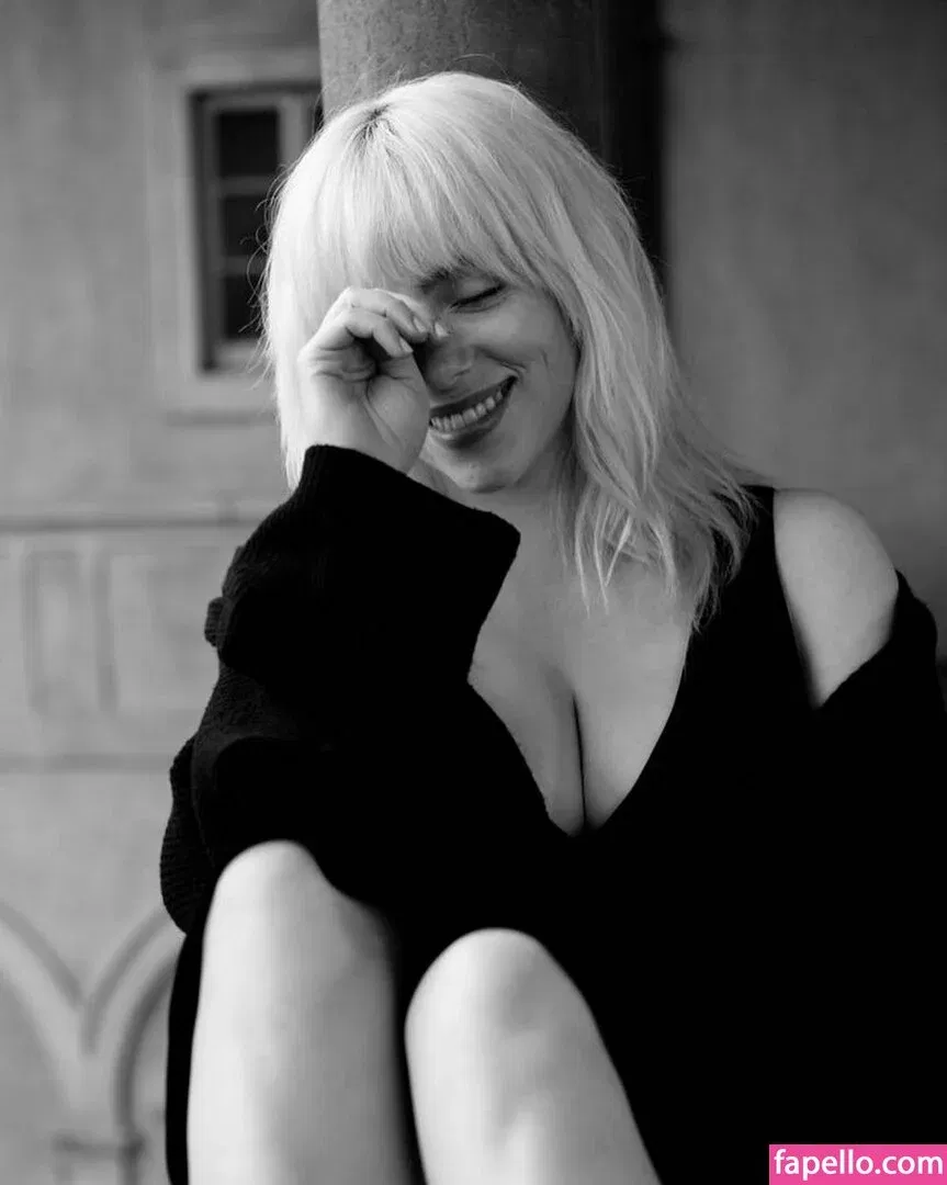 Billie Eilish Onlyfans Photo Gallery 