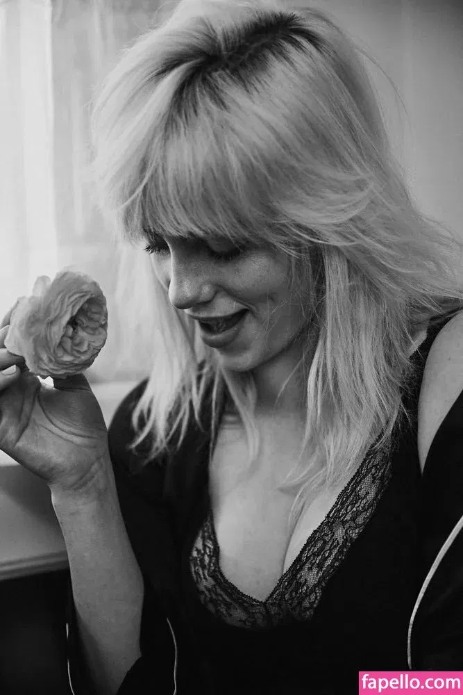 Billie Eilish Onlyfans Photo Gallery 