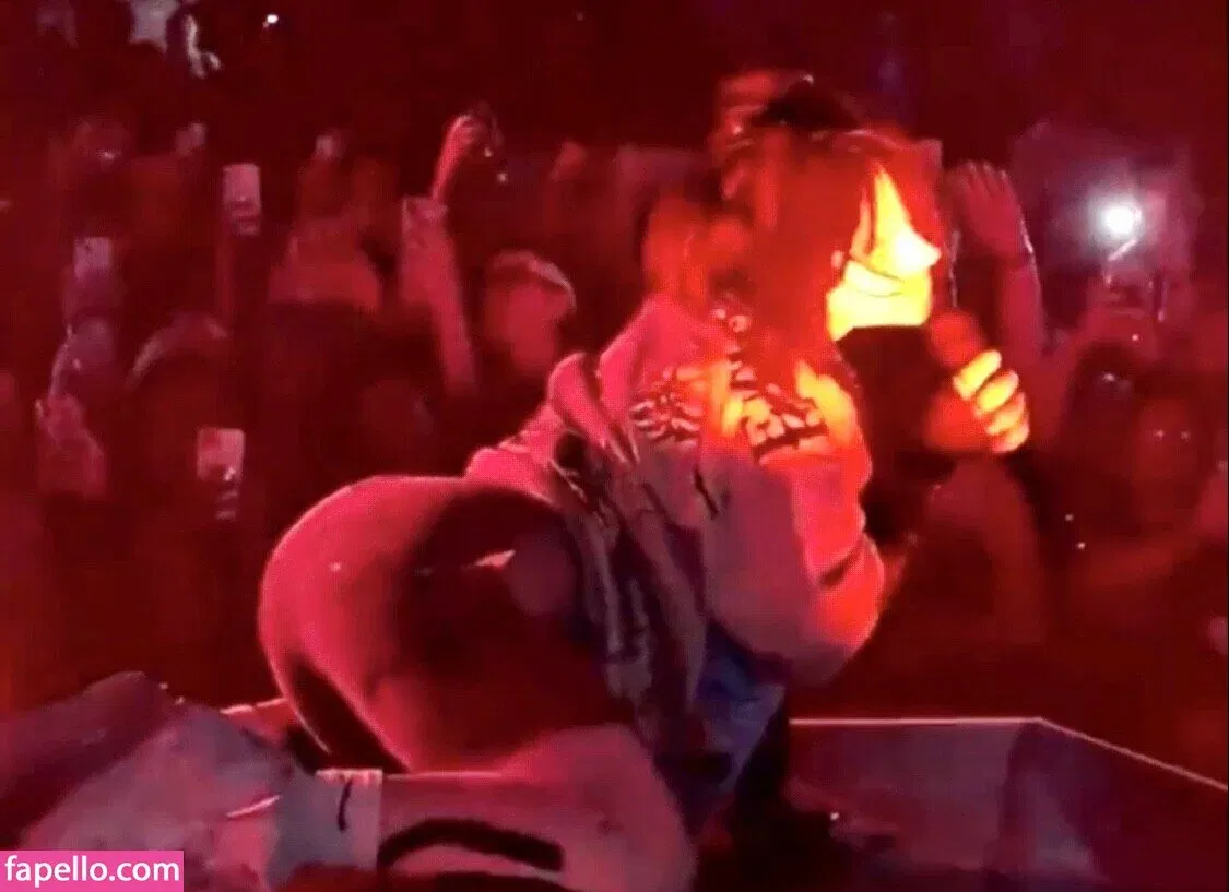 Billie Eilish Onlyfans Photo Gallery 