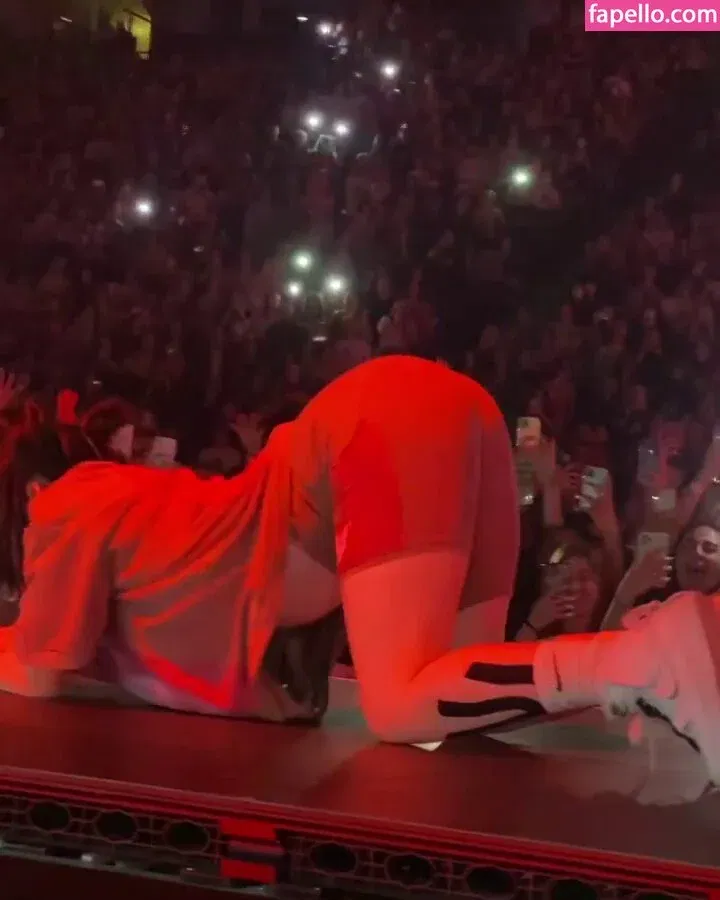 Billie Eilish Onlyfans Photo Gallery 