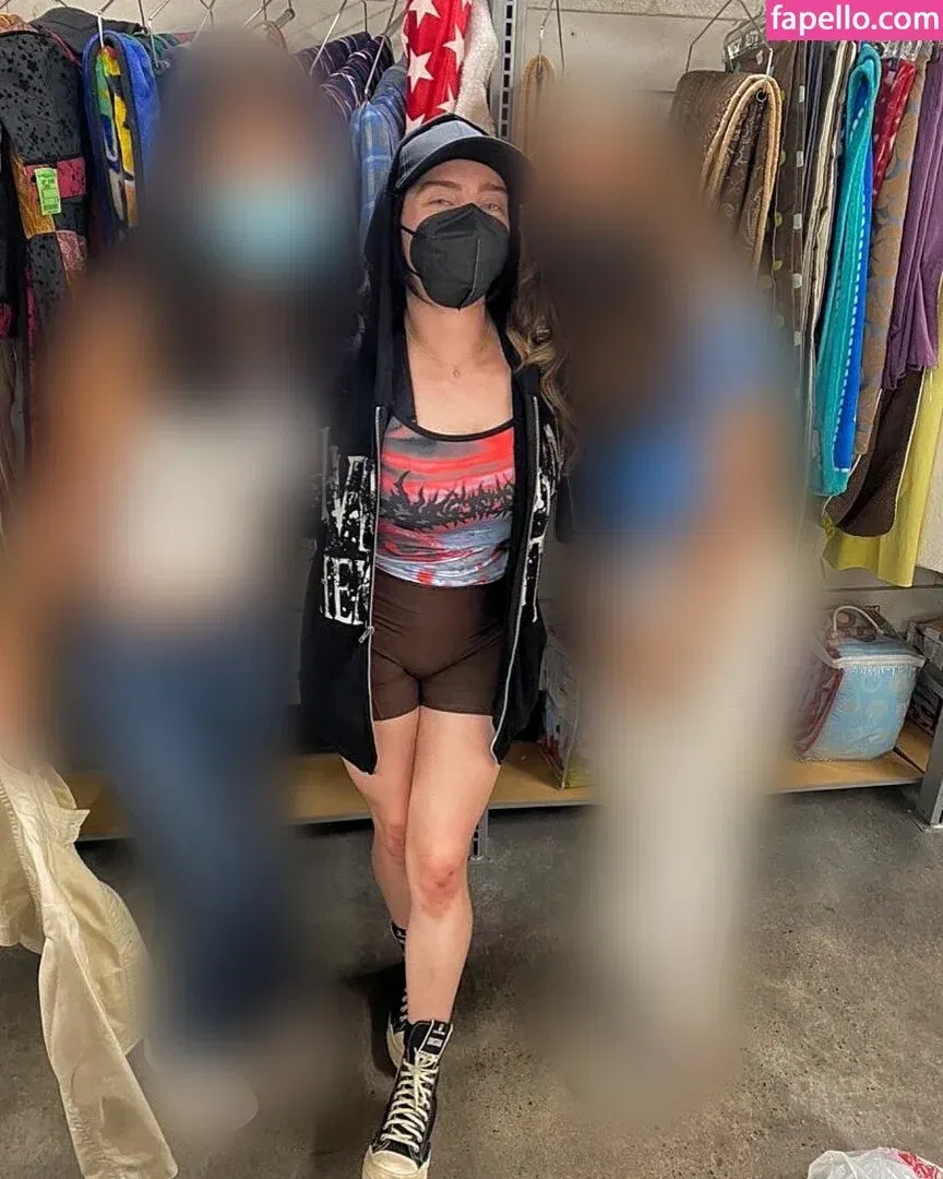 Billie Eilish Onlyfans Photo Gallery 