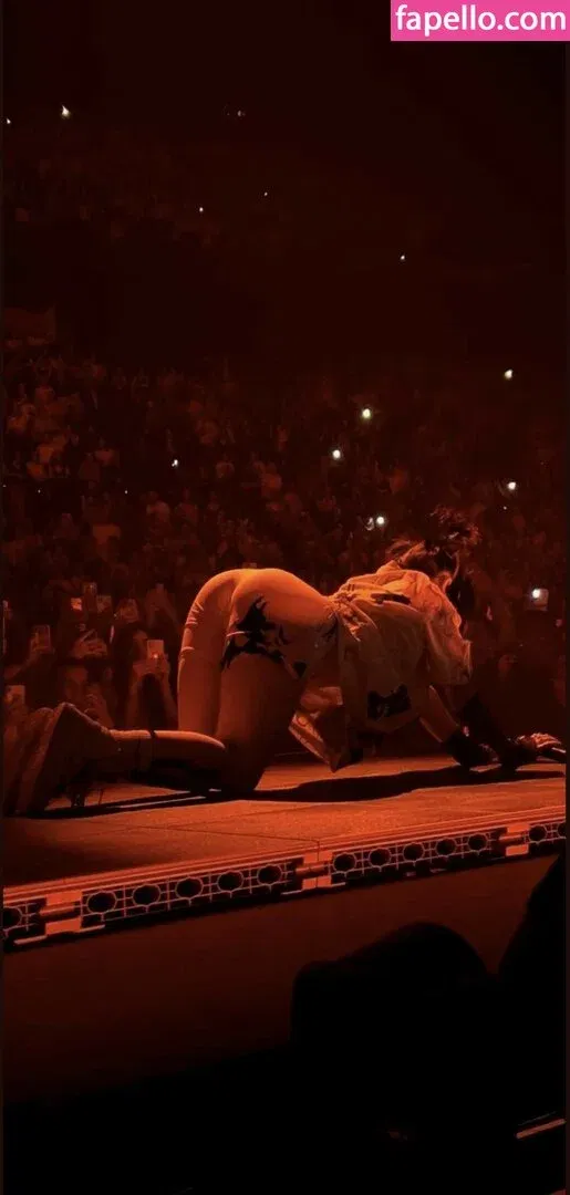 Billie Eilish Onlyfans Photo Gallery 