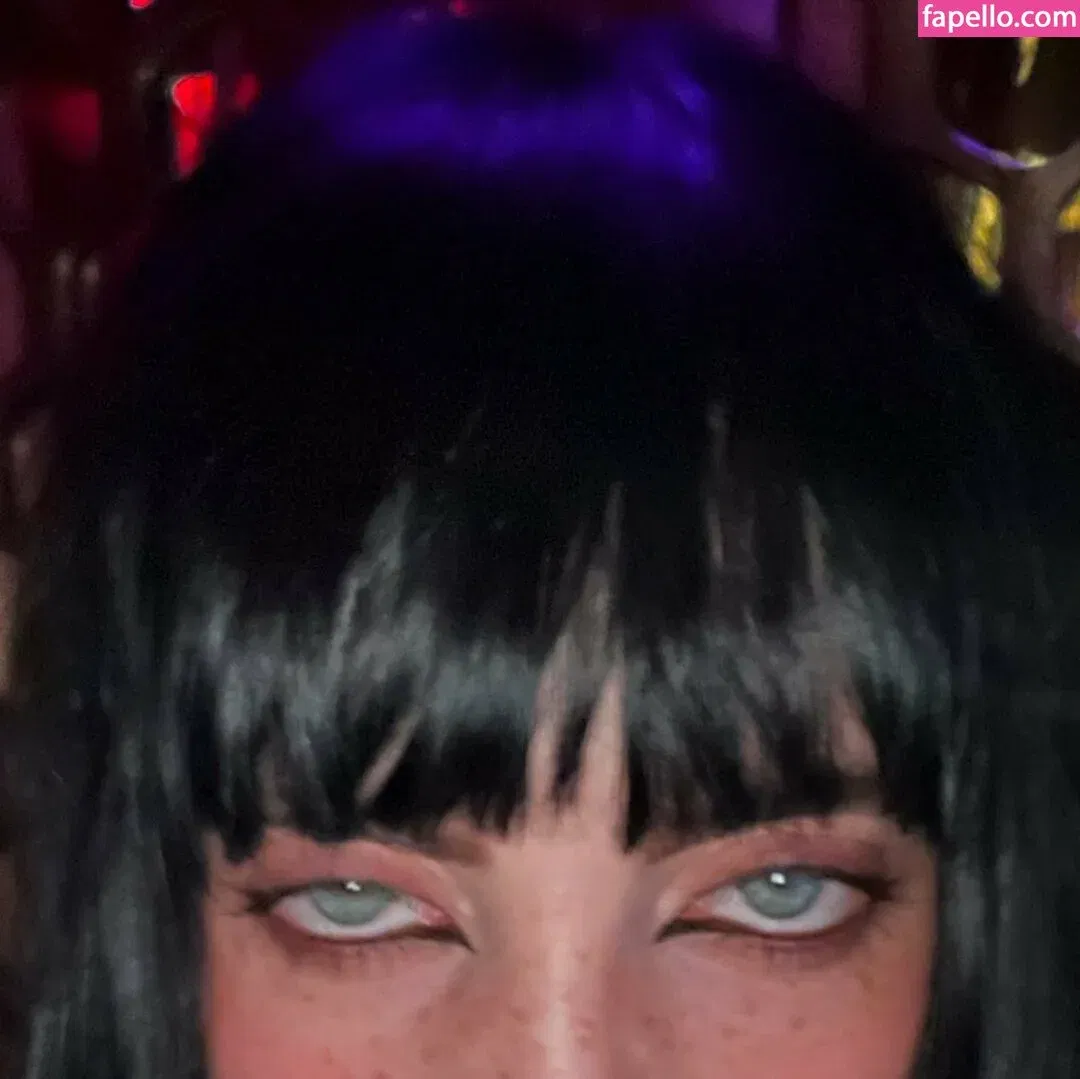 Billie Eilish Onlyfans Photo Gallery 