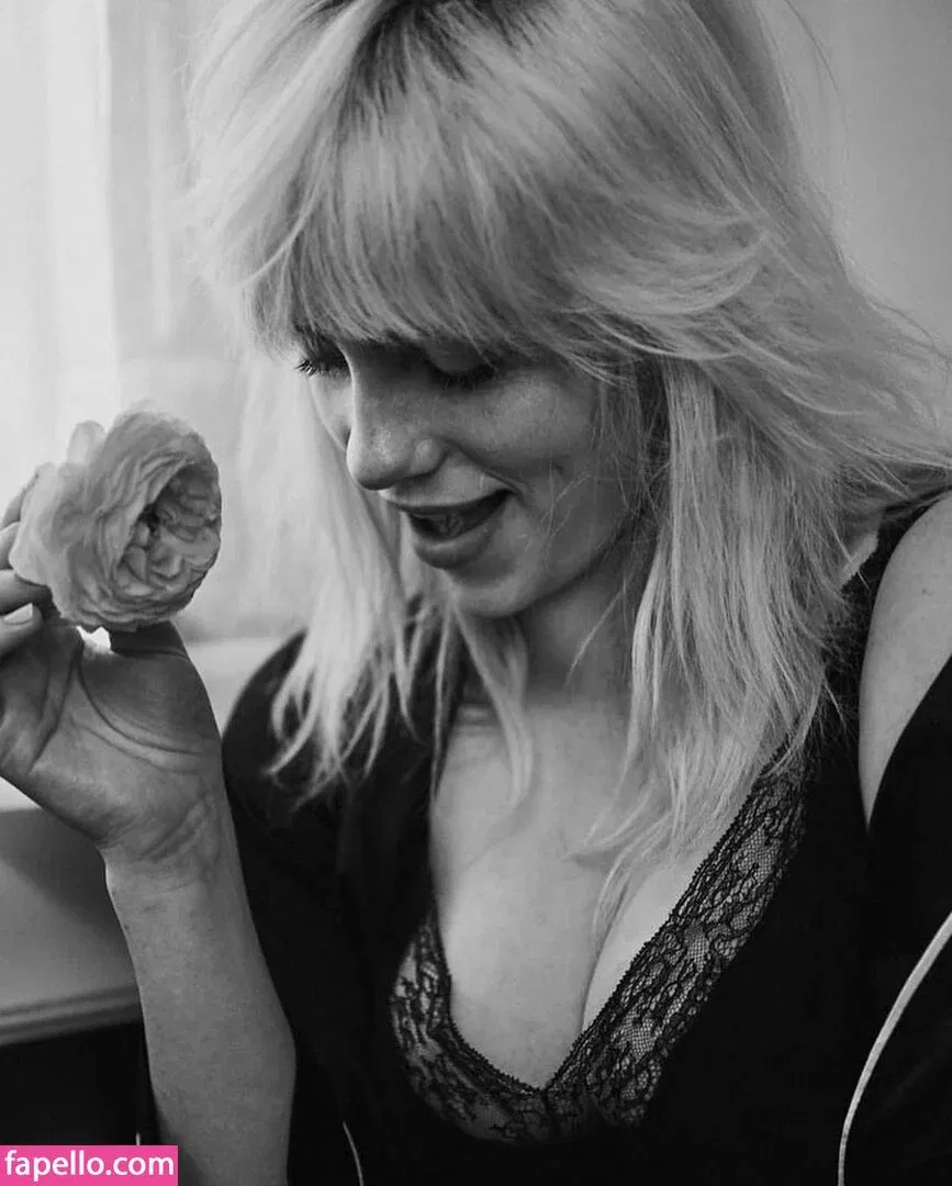 Billie Eilish Onlyfans Photo Gallery 