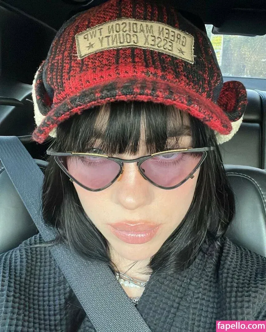 Billie Eilish Onlyfans Photo Gallery 