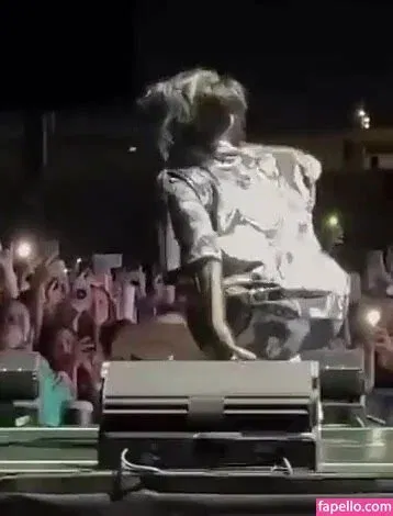 Billie Eilish Onlyfans Photo Gallery 